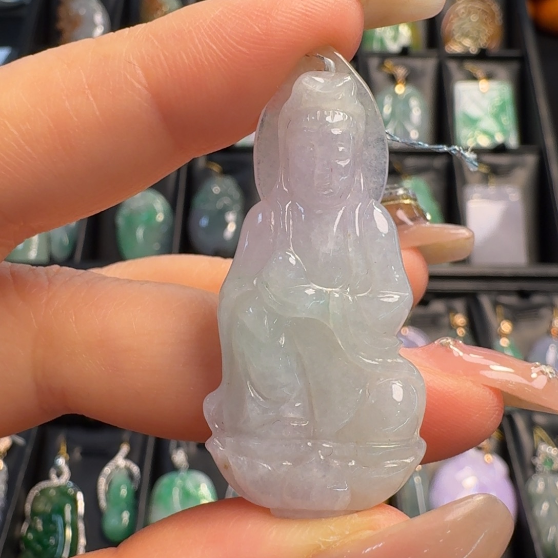 翡翠未镶嵌颈饰观音