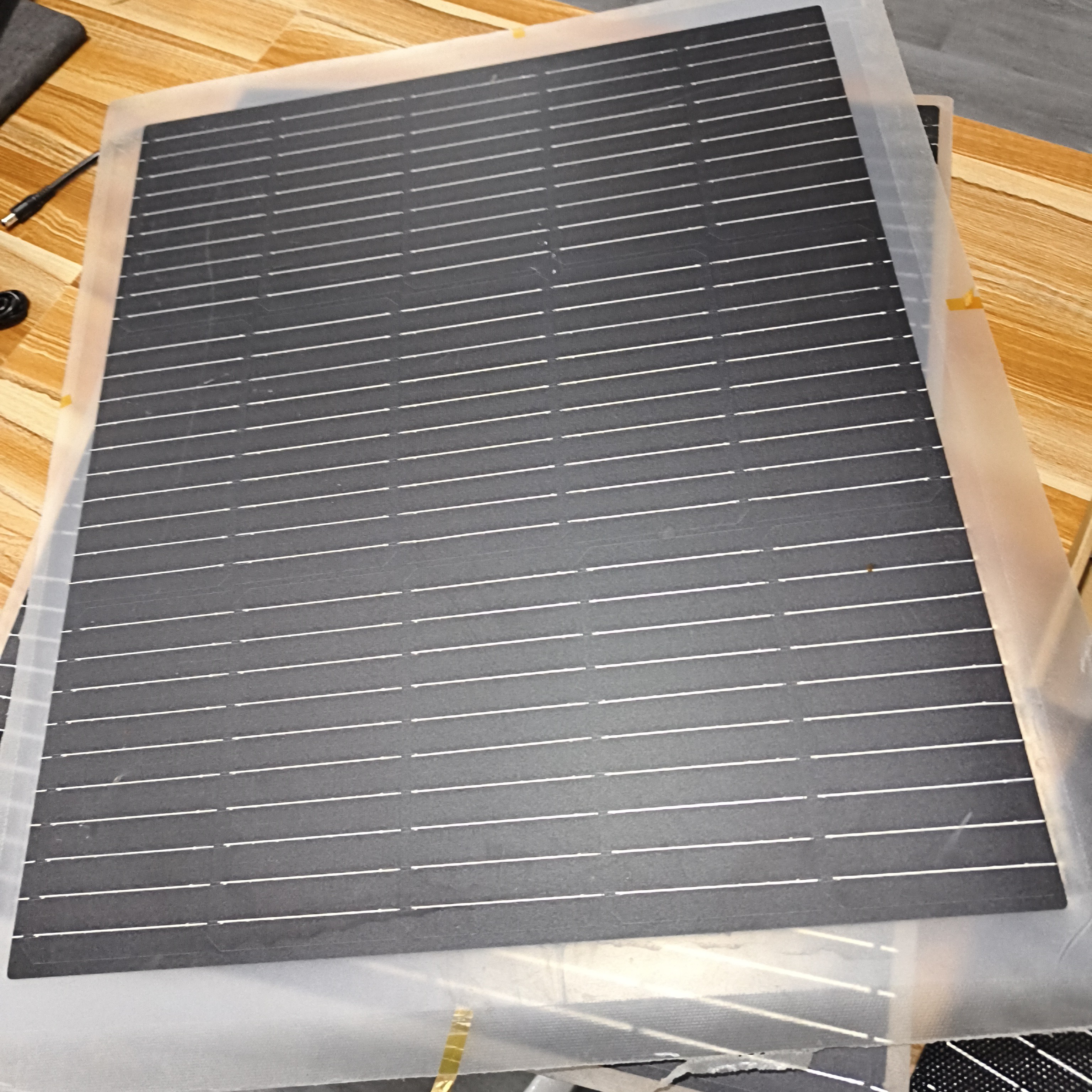 单晶硅50瓦7.5伏太阳能光伏板户外充电微瑕款