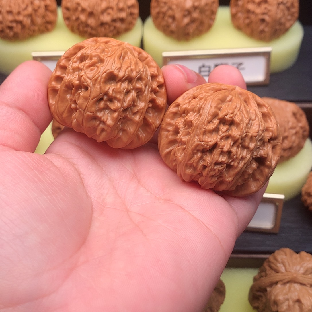 文玩核桃吊坠619号白狮子42