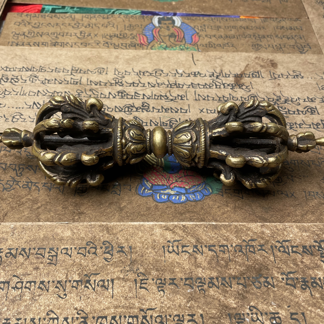 藏传九股金刚杵摆件