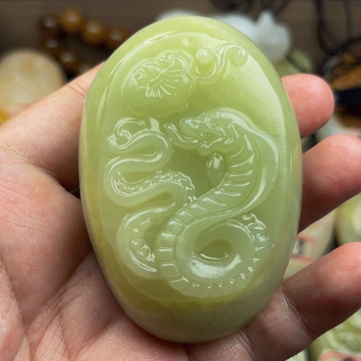 石材方解石手把件蛇