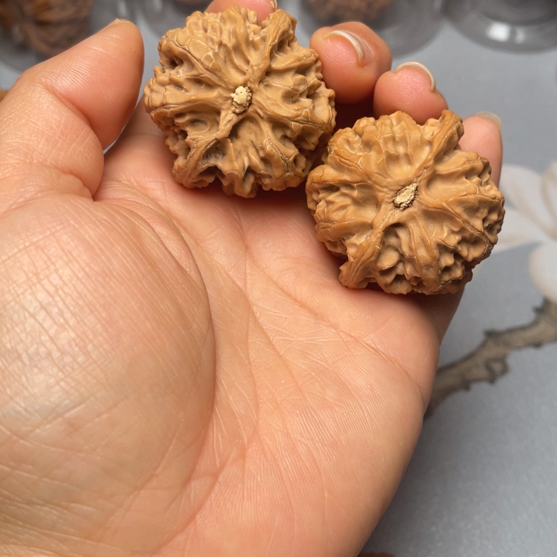 【闪购商品】文玩核桃吊坠苹果……