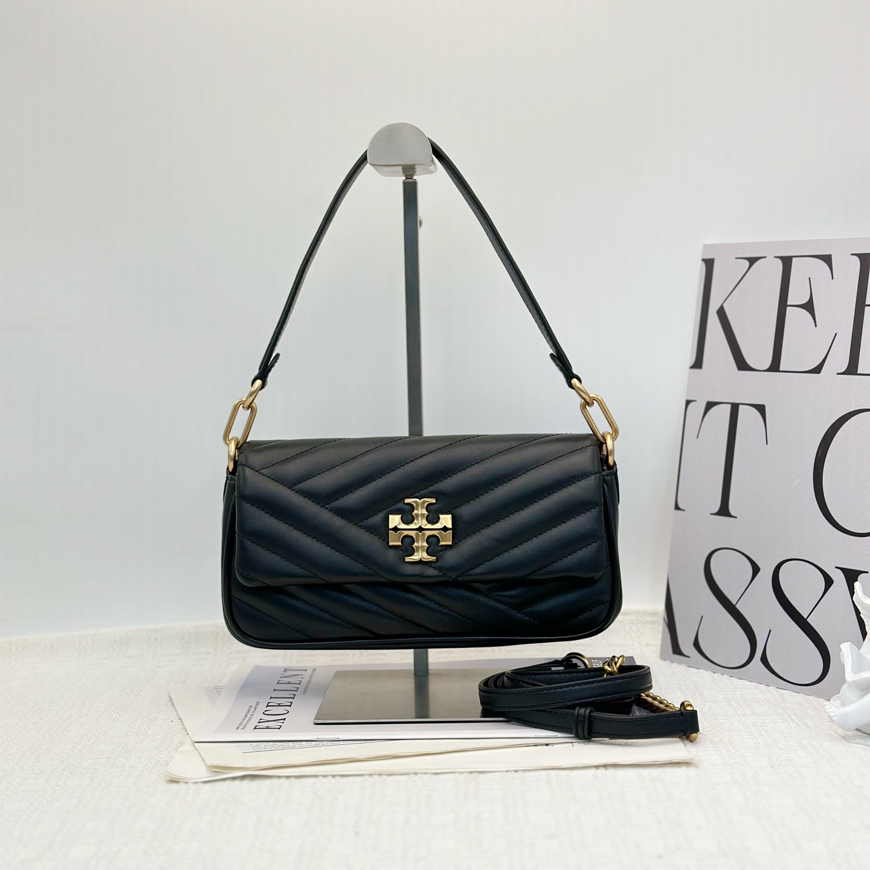 99新 TORY BURCH/汤丽柏琦 Kira单肩腋下包 经典黑色法棍 009绗缝