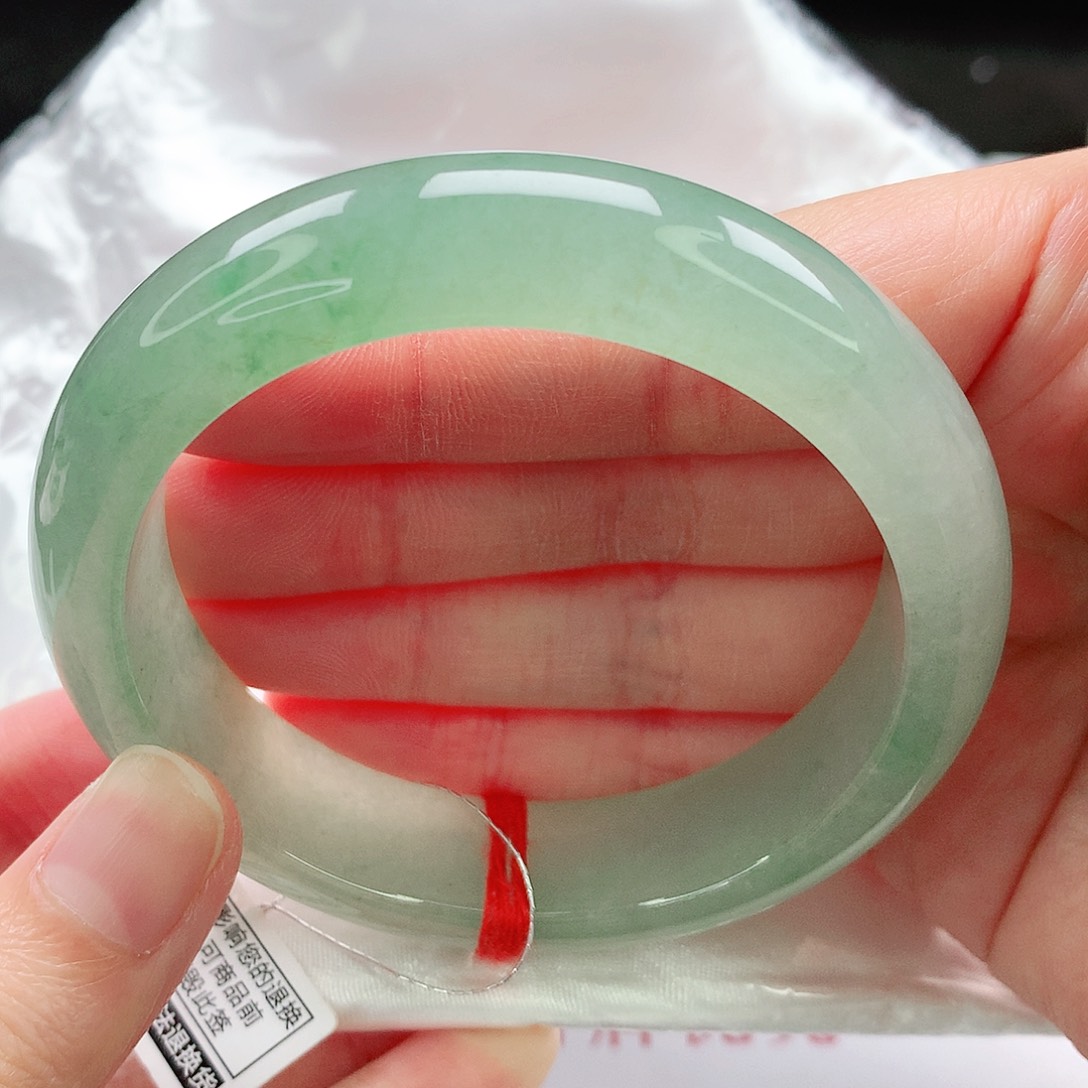 翡翠未镶嵌手镯56圈