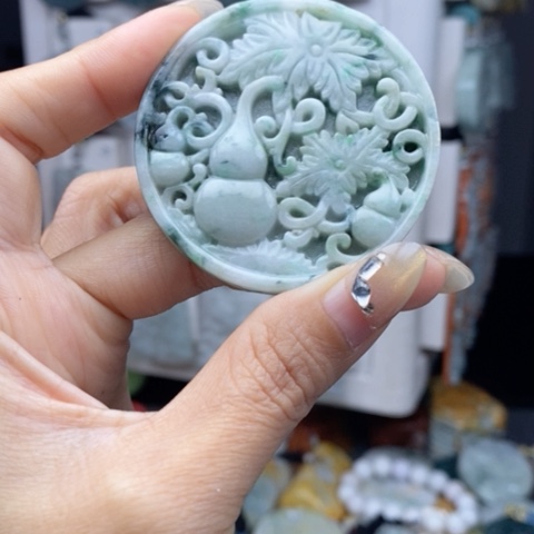 翡翠颈饰未镶嵌翡翠