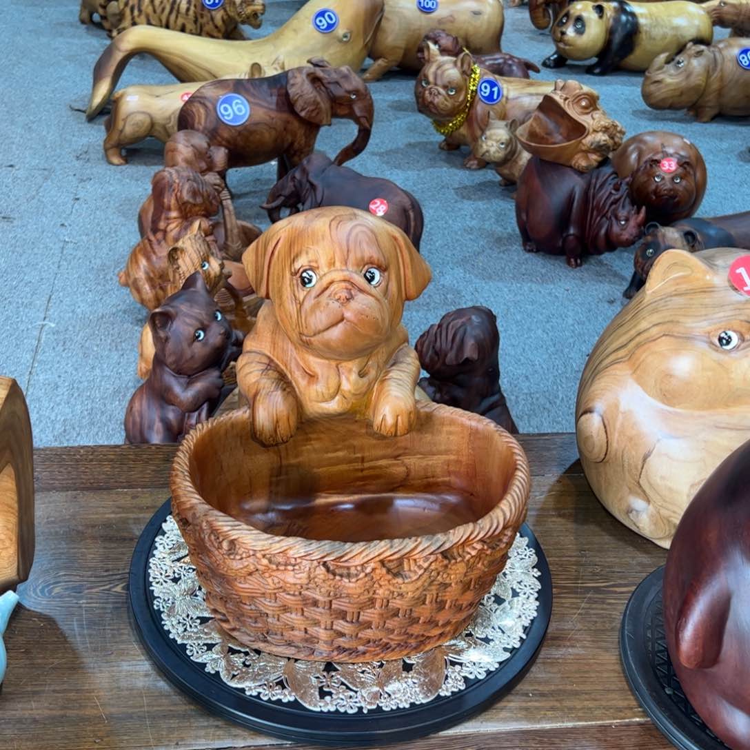 香樟木有****行巴哥犬果篮