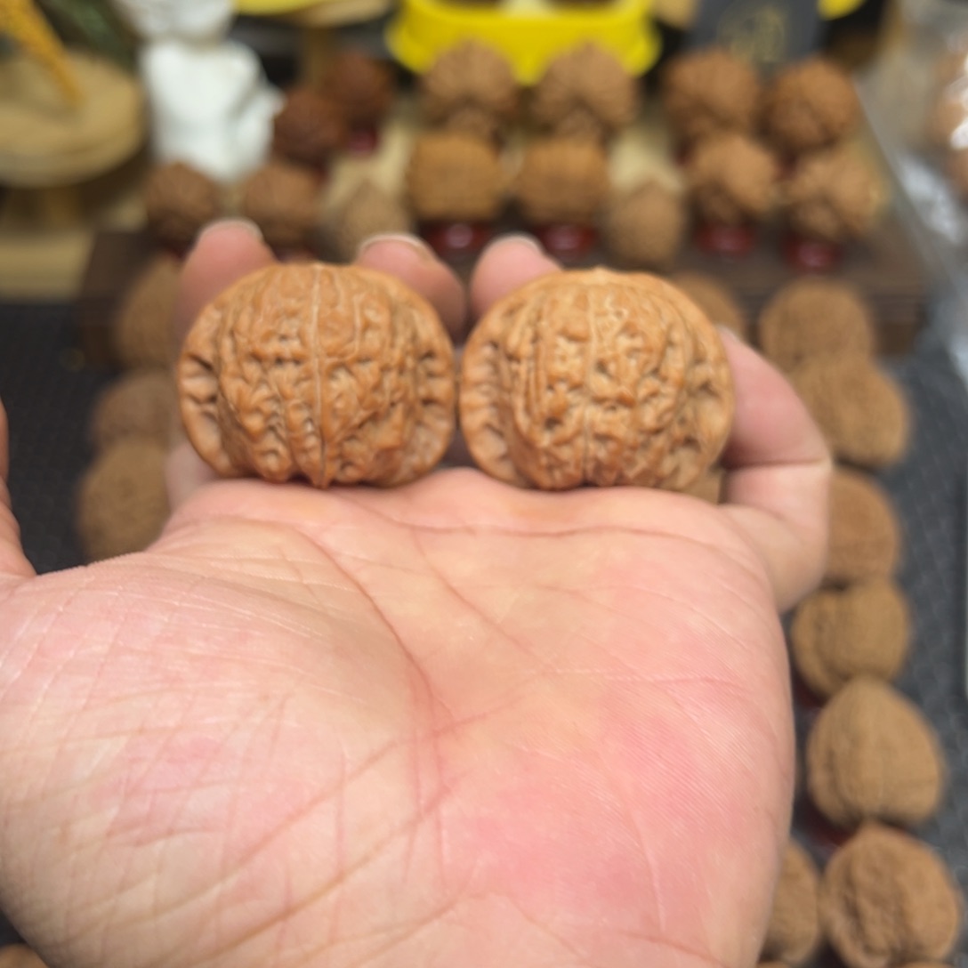 把件文玩核桃小****?全品平谷血麒麟狮子头42 4203