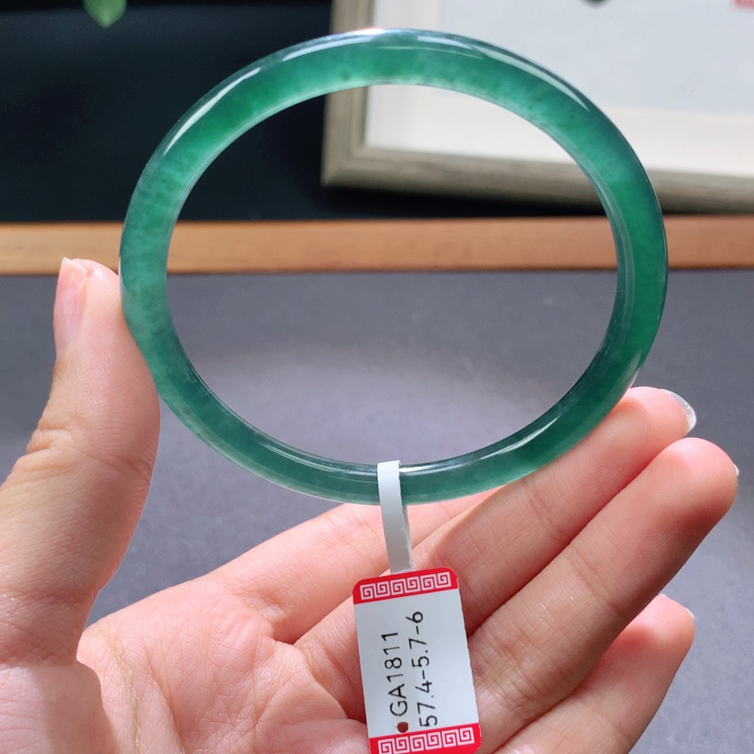 翡翠手镯未镶嵌天然翡翠手镯