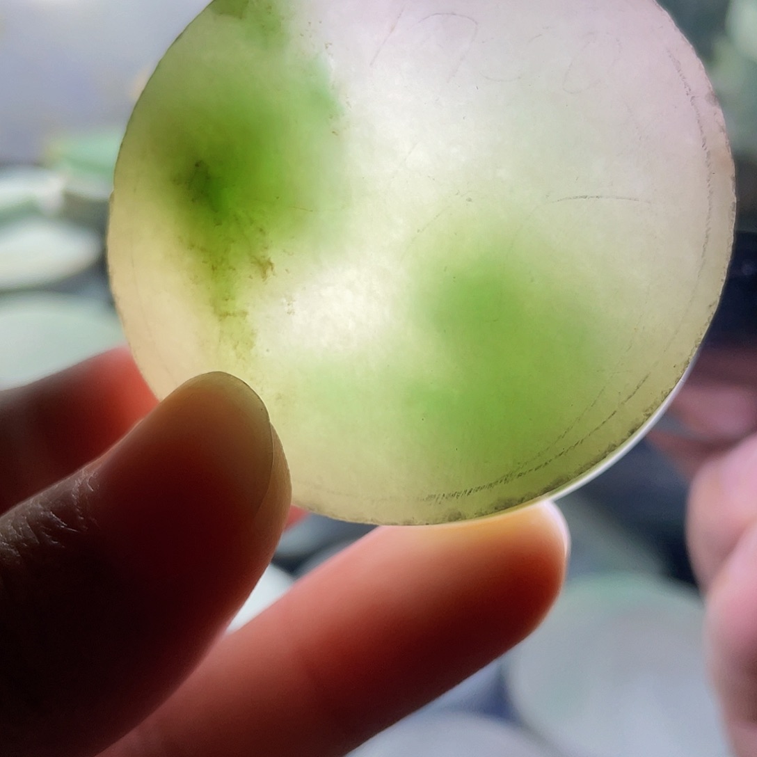 翡翠颈饰未镶嵌毛料105