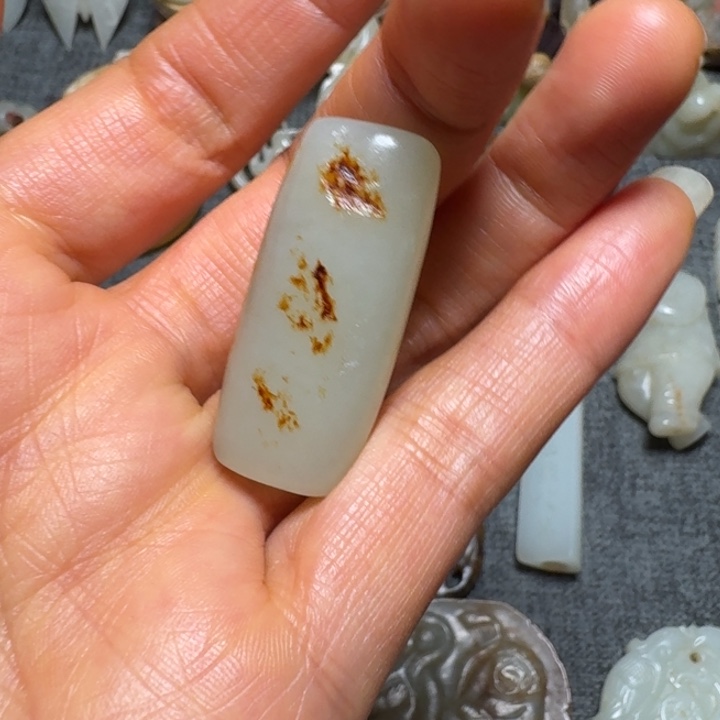 淡***然和田玉（糖玉）未镶嵌挂件