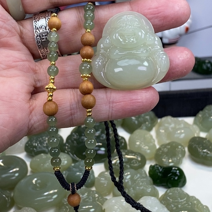 和田玉颈饰未镶嵌