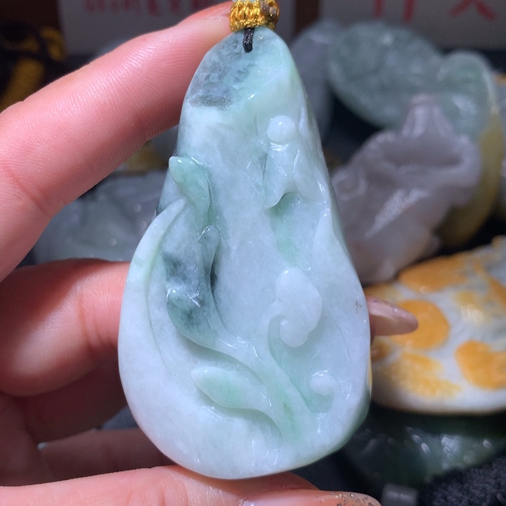 翡翠未镶嵌颈饰保真天然A货翡翠