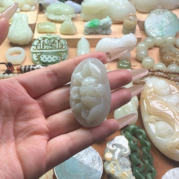 和田玉颈饰未镶嵌