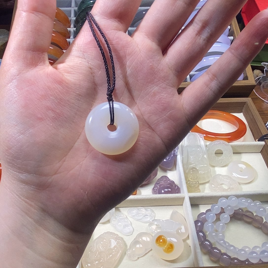 玛瑙/玉髓颈饰合金