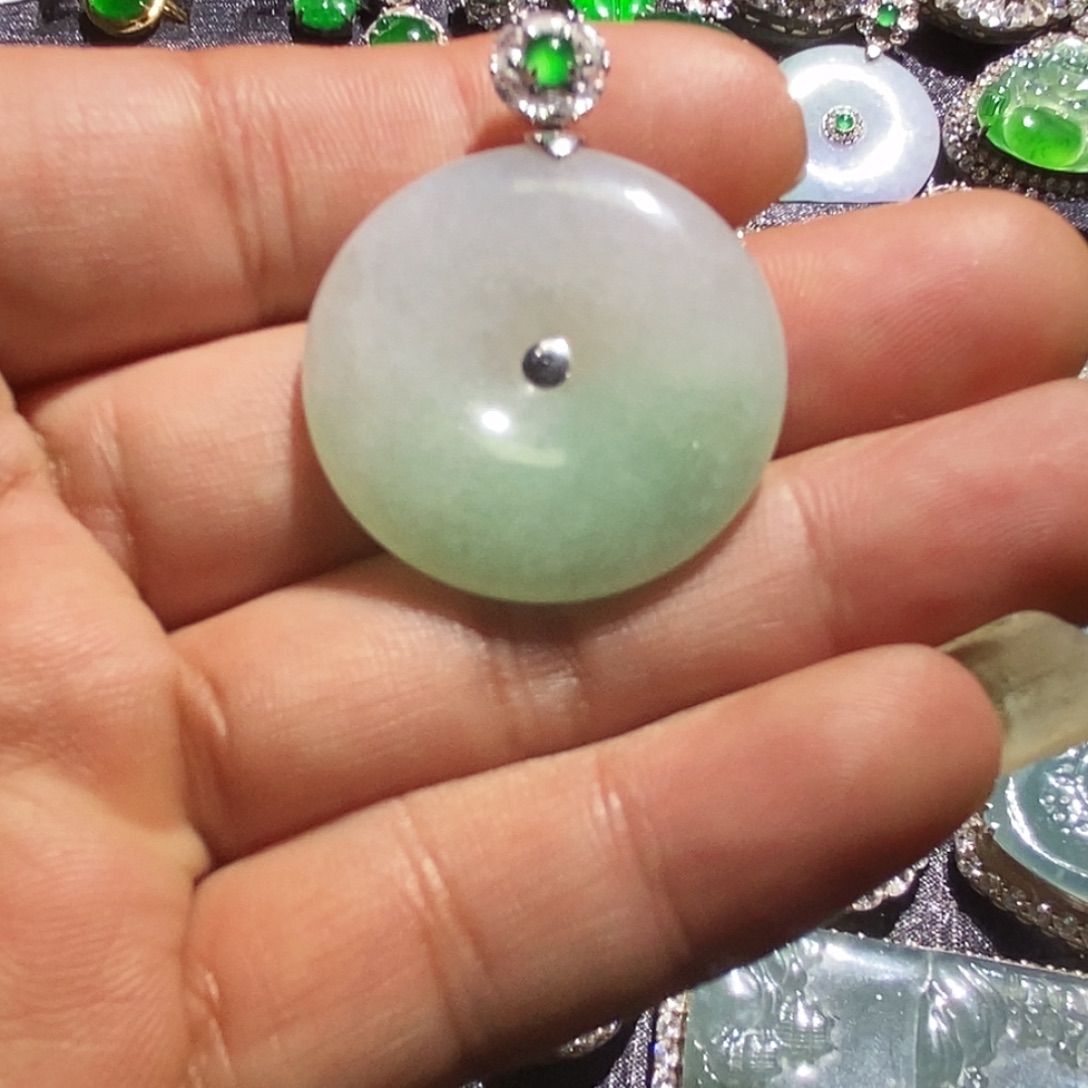 翡翠18K金镶嵌吊坠(赠链)A货翡翠9