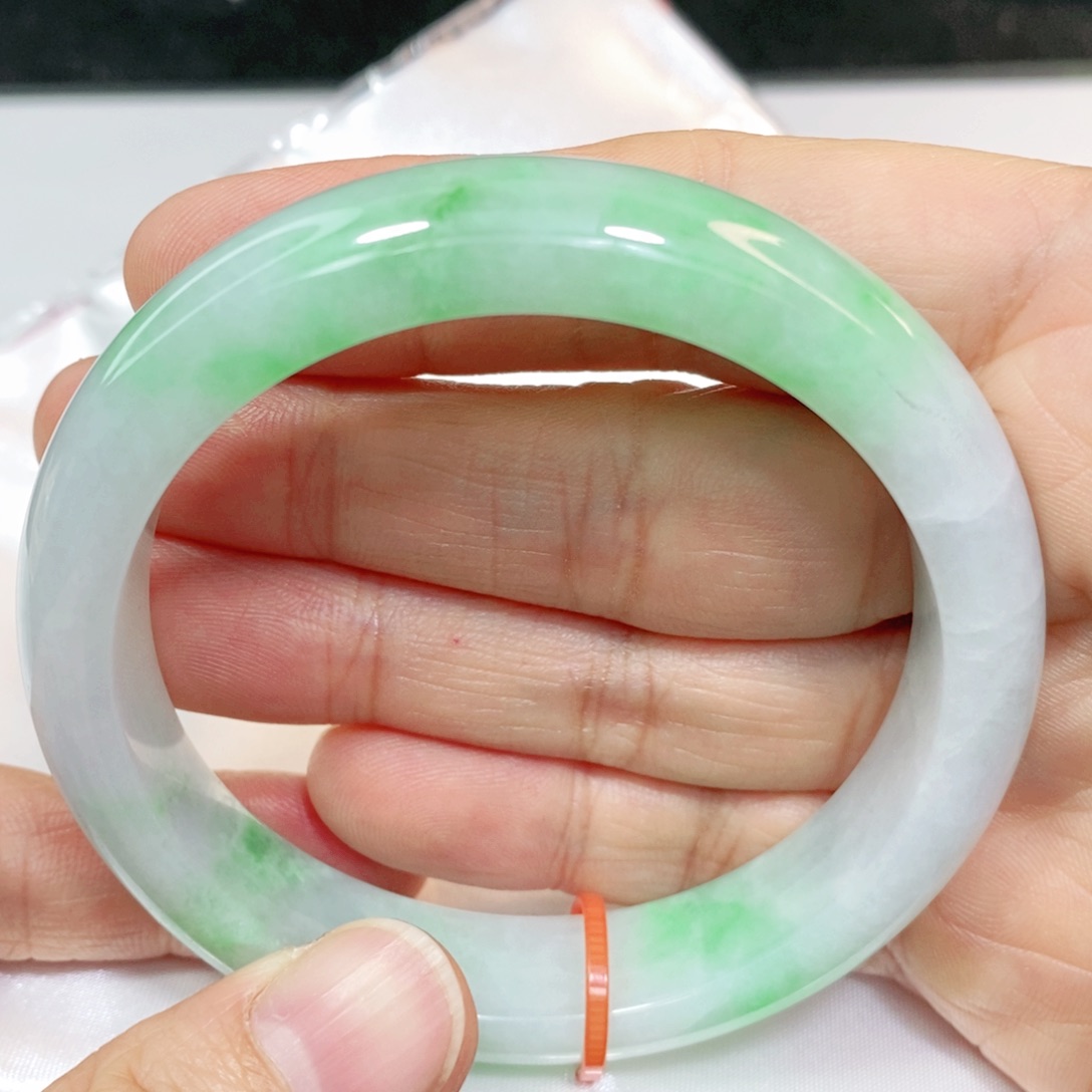 翡翠手镯未镶嵌56.6圈口正圈/高货微瑕捡漏