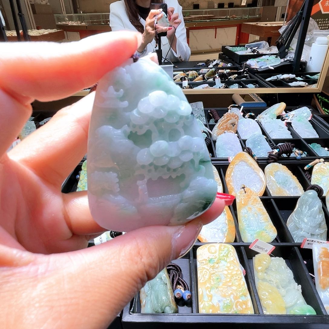 翡翠颈饰未镶嵌一个