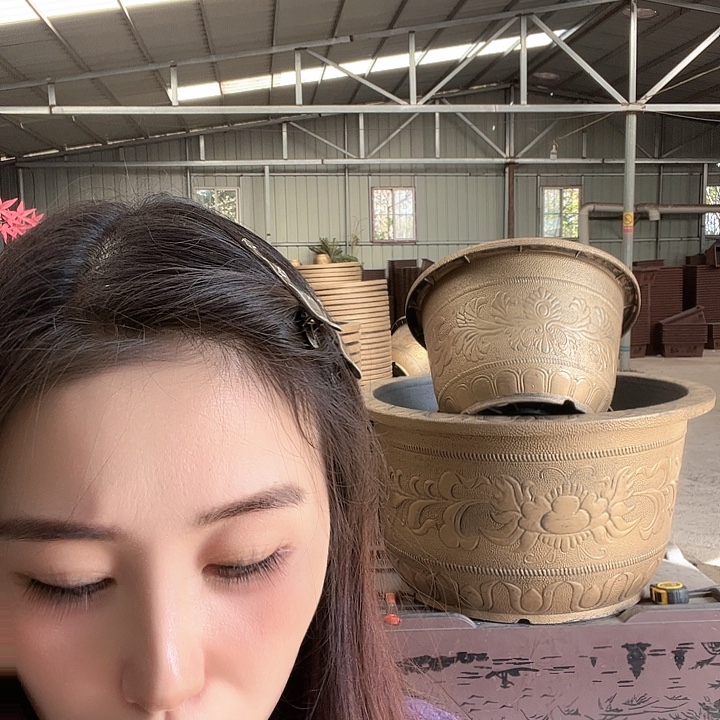 圆83口径花盆两个