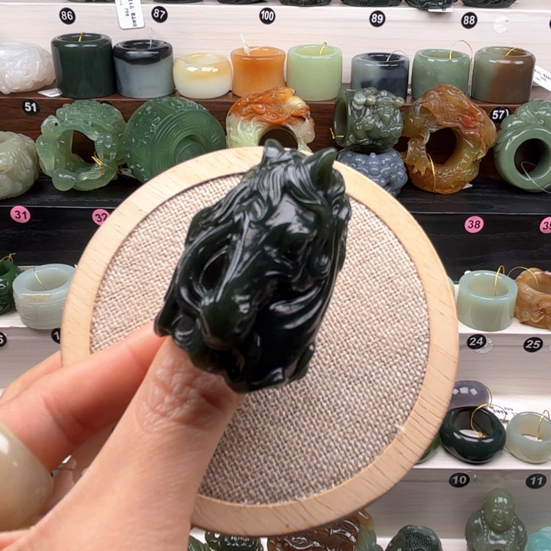 和田玉未镶嵌戒指