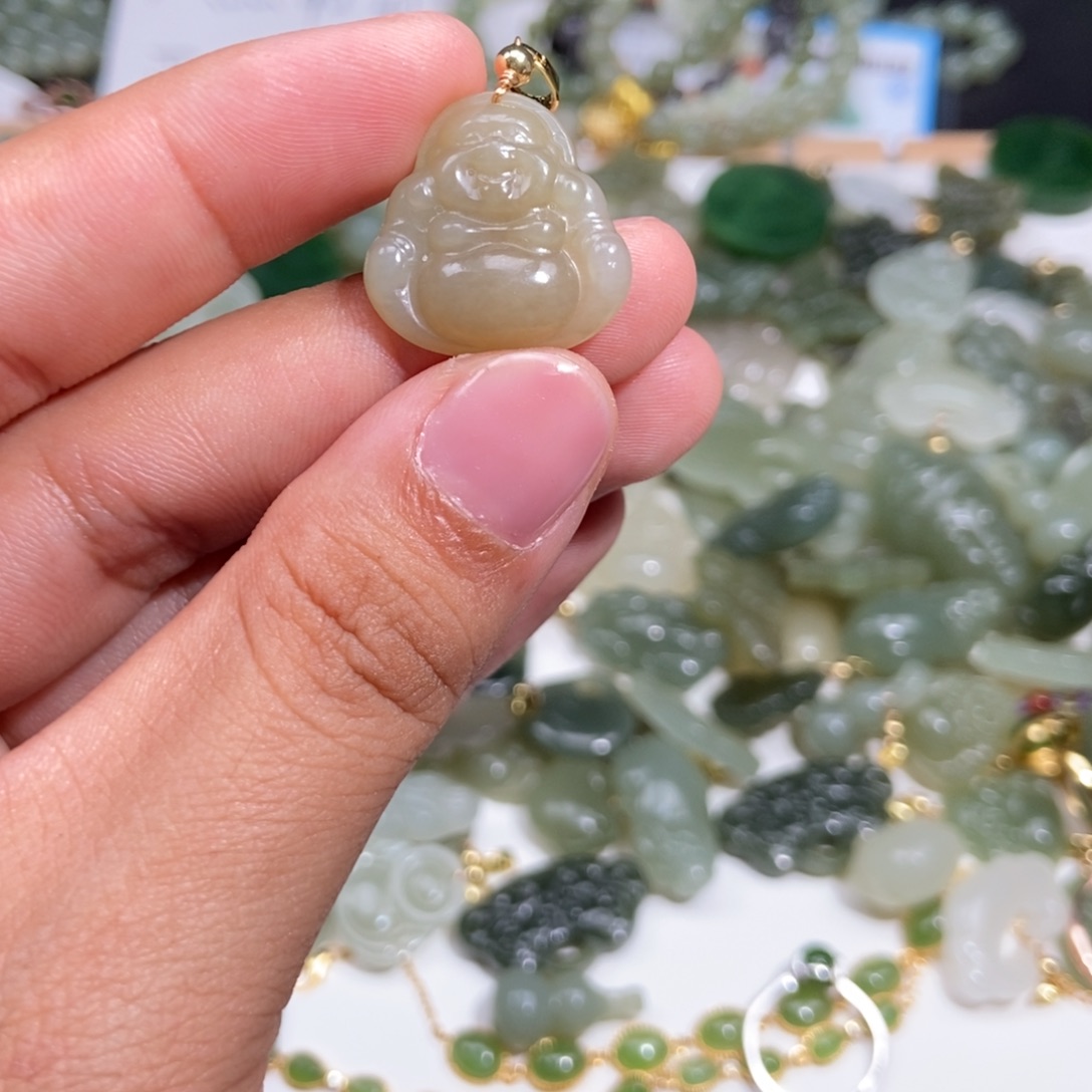 和田玉未镶嵌颈饰