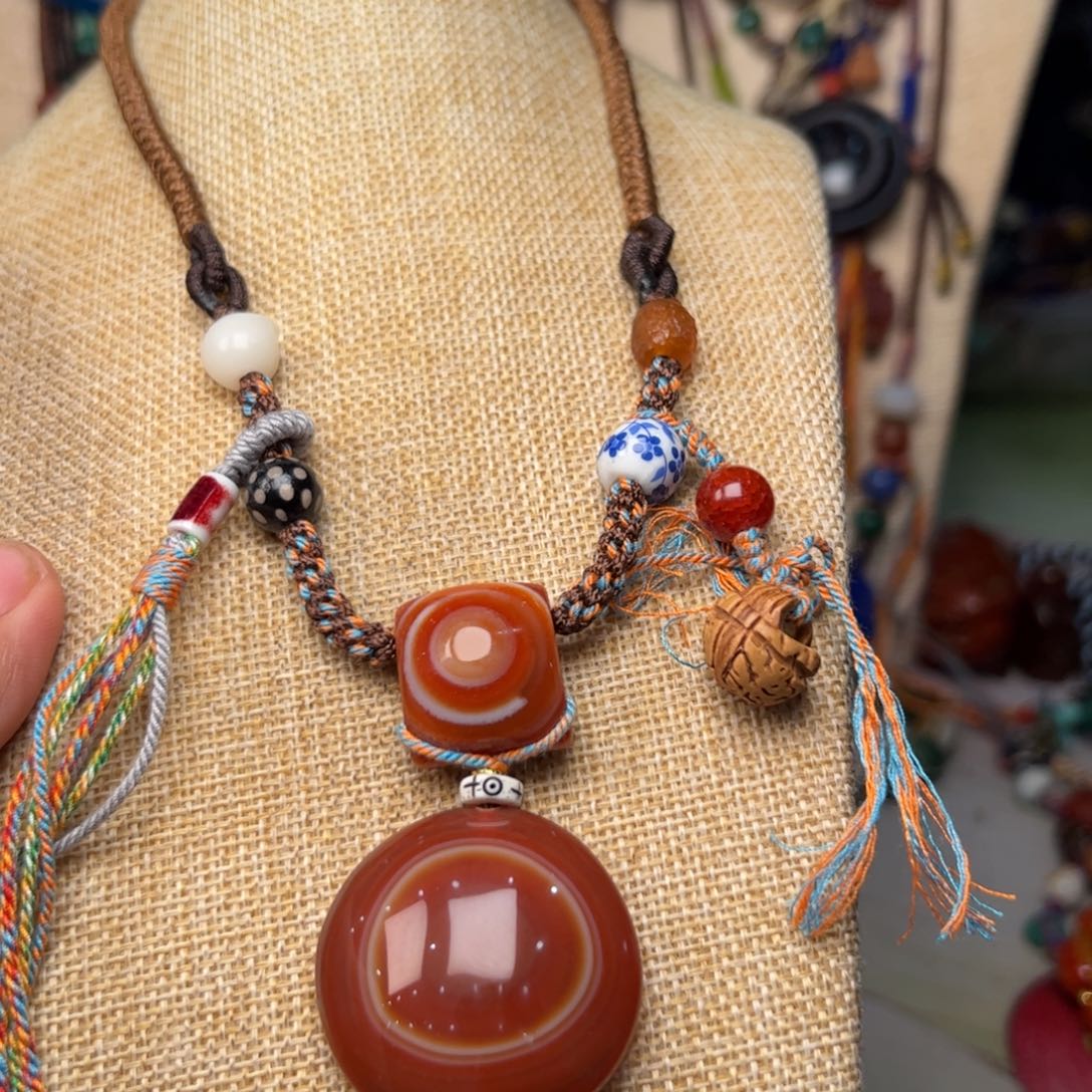 玛瑙/玉髓颈饰未镶嵌