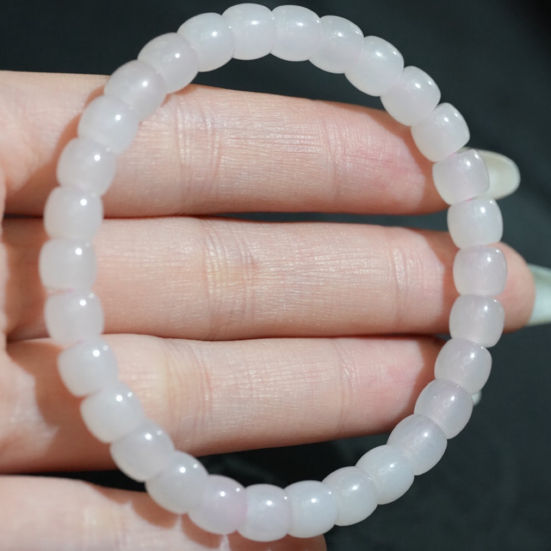 06233CZ 和田玉青海料藕粉直切手串 规格约：7mm 多样性发其一