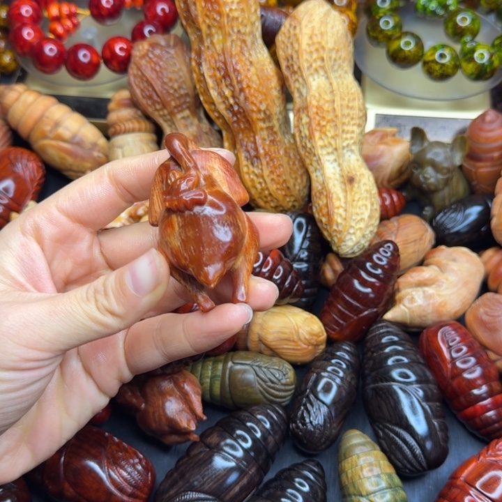 松木琥珀木文玩把件