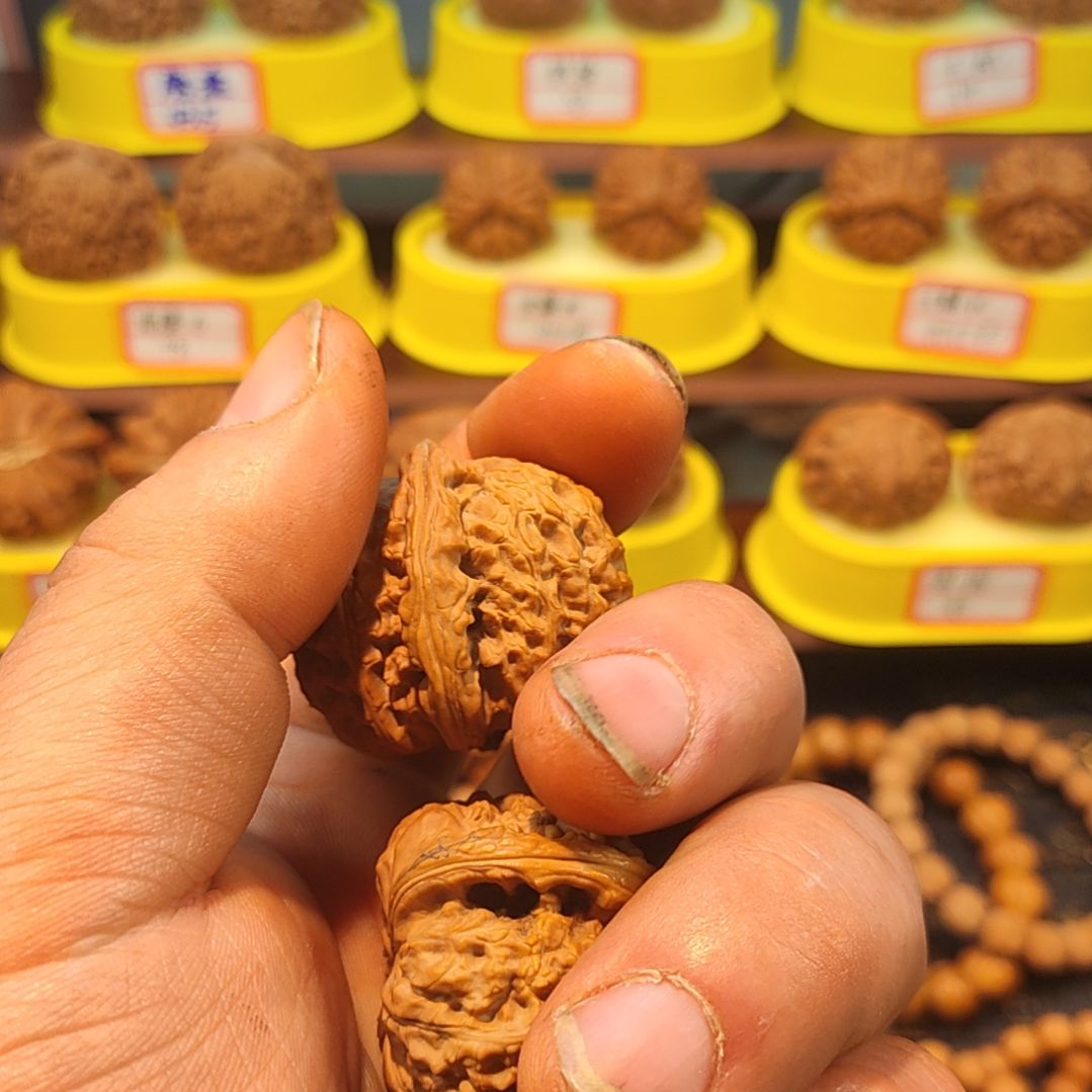 谁***侯把件文玩核桃白狮子35