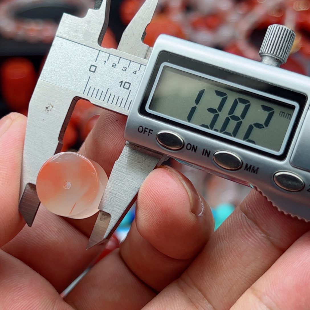 南红玛瑙配饰未镶嵌