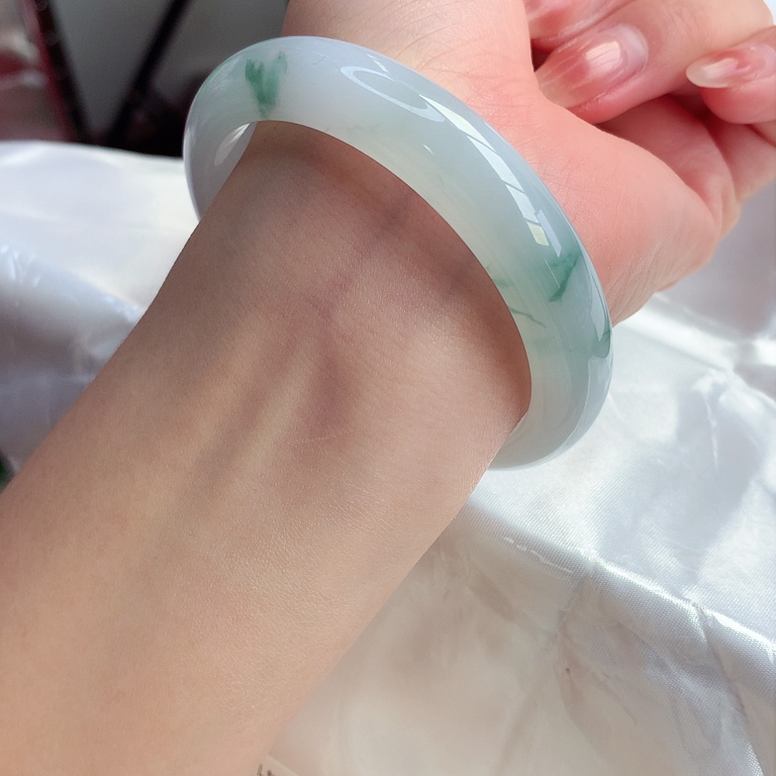 翡翠手镯未镶嵌天然A货翡翠56/57