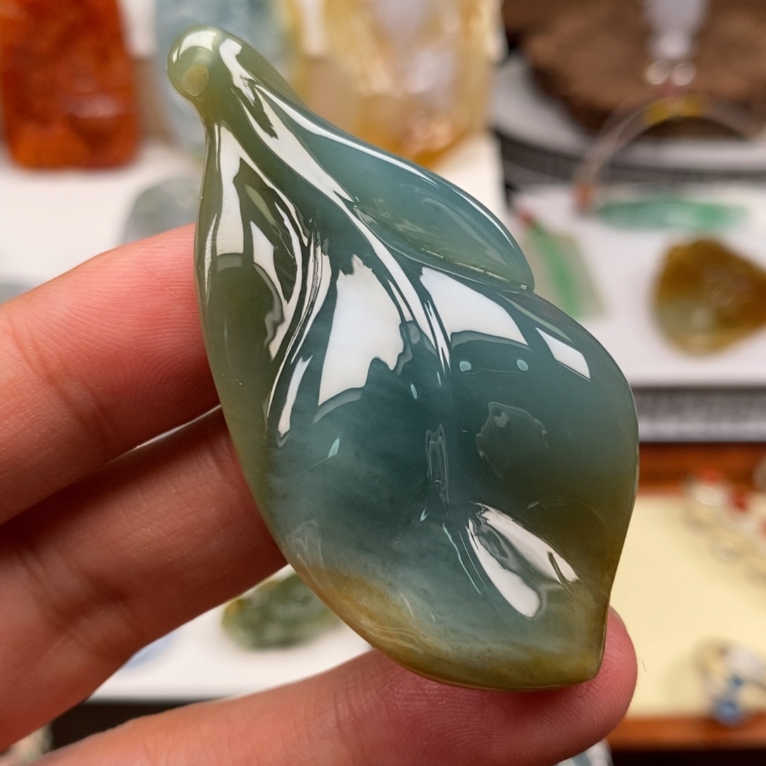 翡翠颈饰未镶嵌缅甸天然翡翠特色叶子