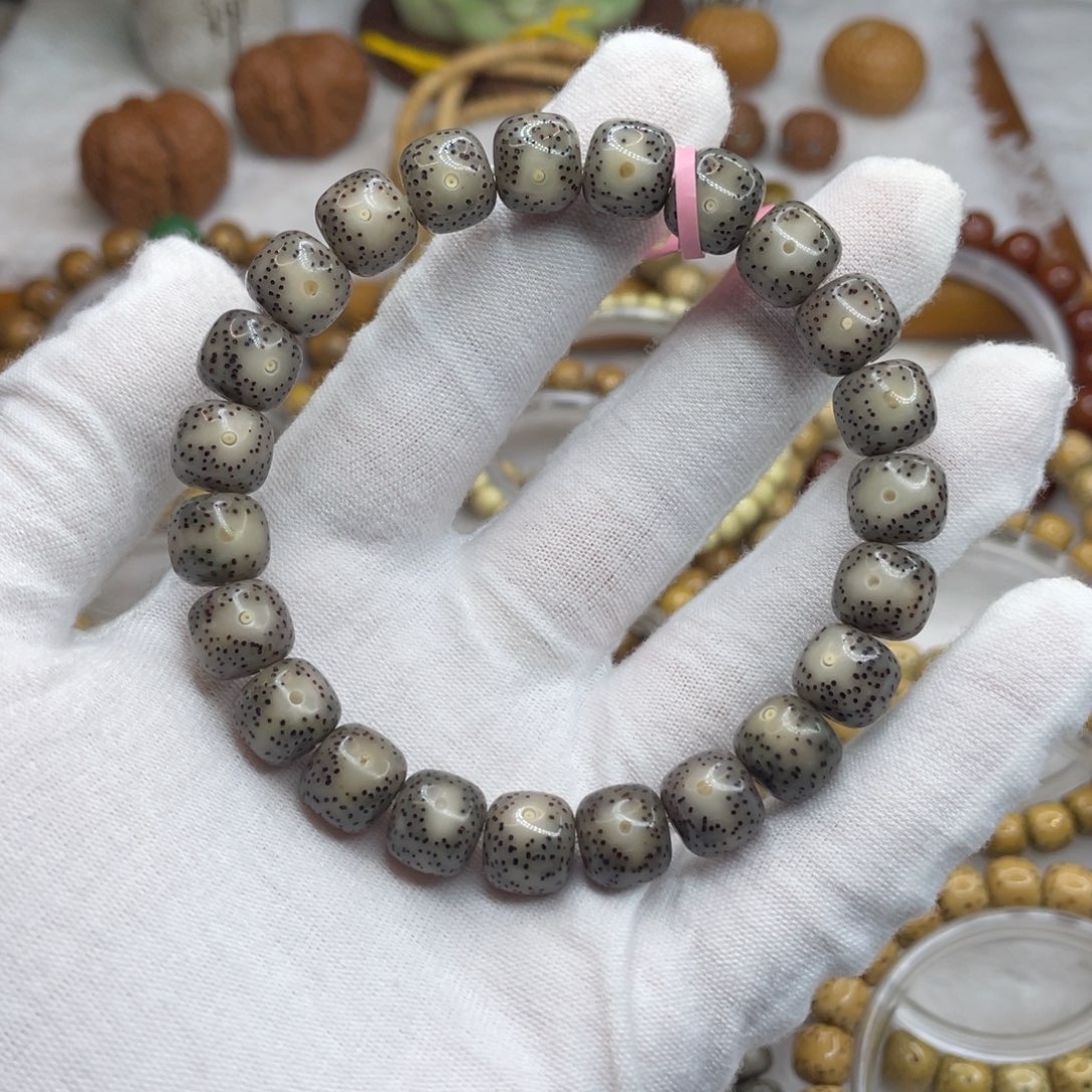 ****之星月菩提手串10/9石玉