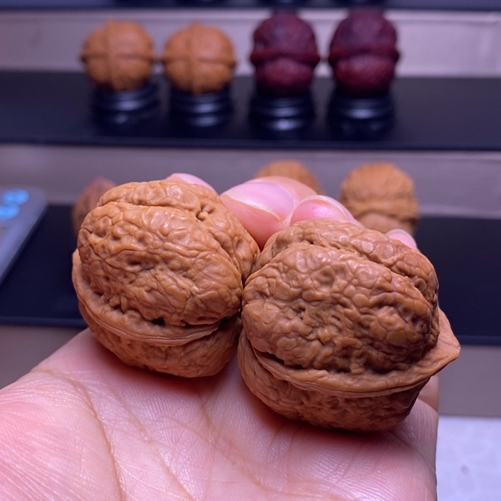 文玩核桃把件琥珀金蟾35