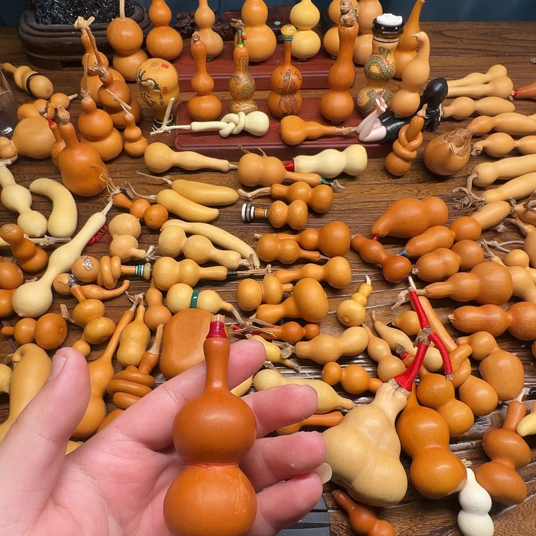 关****有机玻璃五五双圆老皮老器型手把八宝葫芦