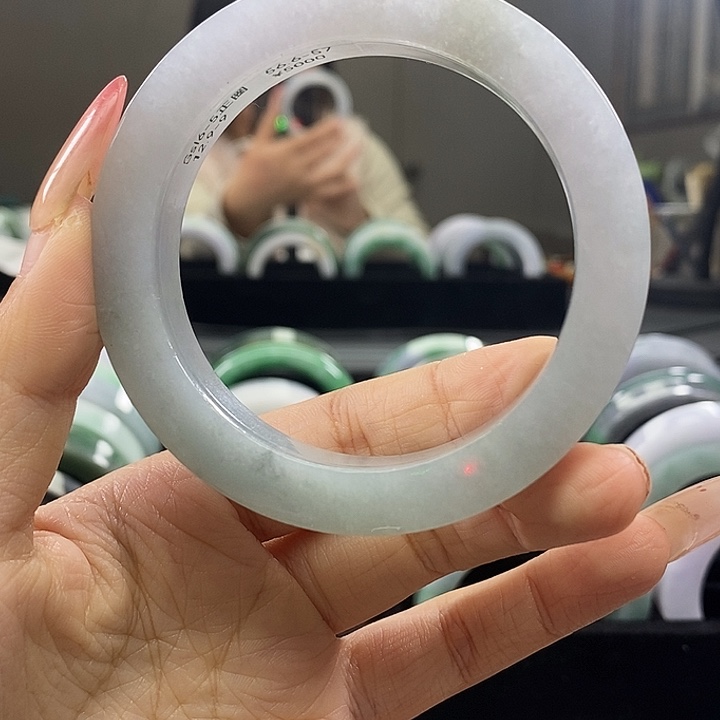 翡翠未镶嵌手镯翡翠