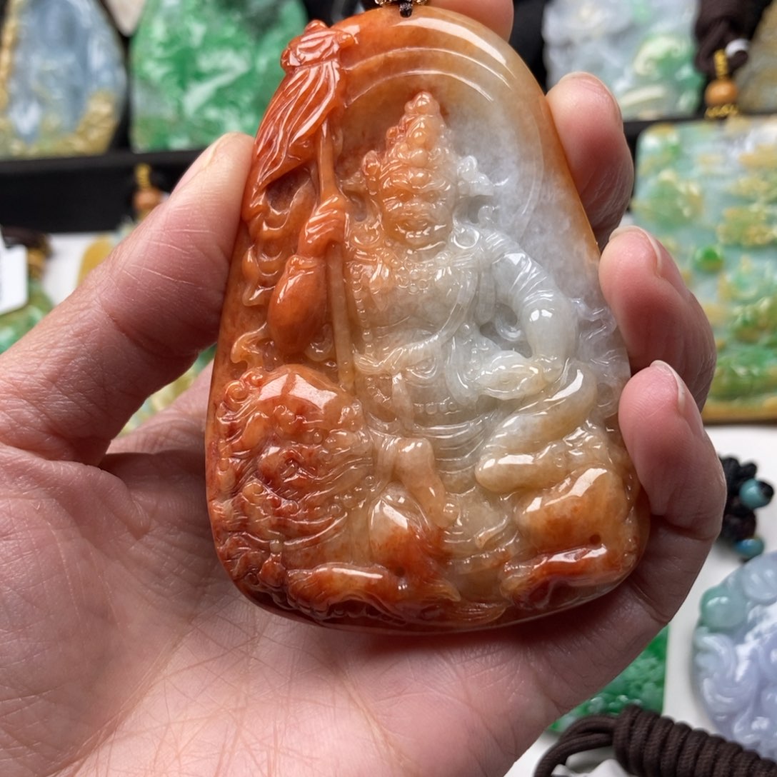 翡翠颈饰未镶嵌尚****发吊坠