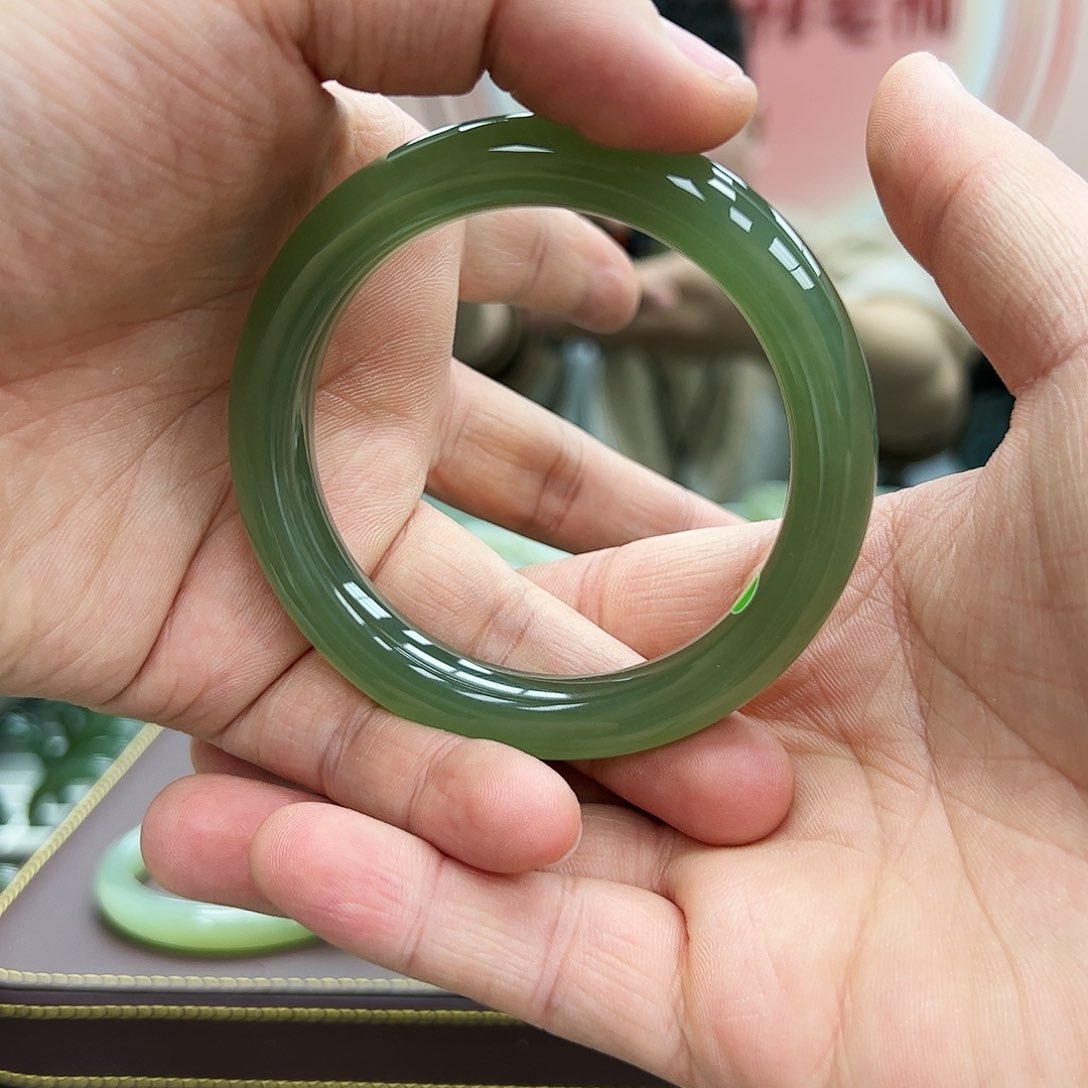 和田玉手镯未镶嵌定制款