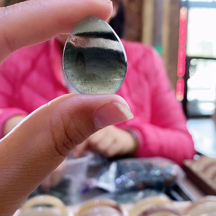 密玉（石英质玉）颈饰未镶嵌