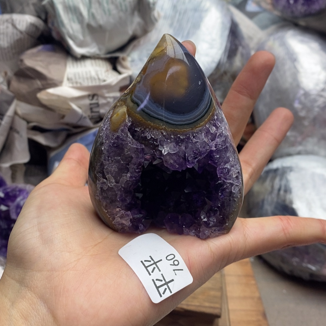 未镶嵌水晶大型摆件（非配饰）