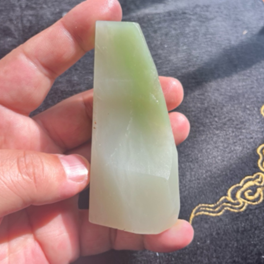 青海翠青适合翘色巧雕玉质温润细腻