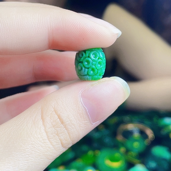 颈饰未镶嵌翡翠多样性