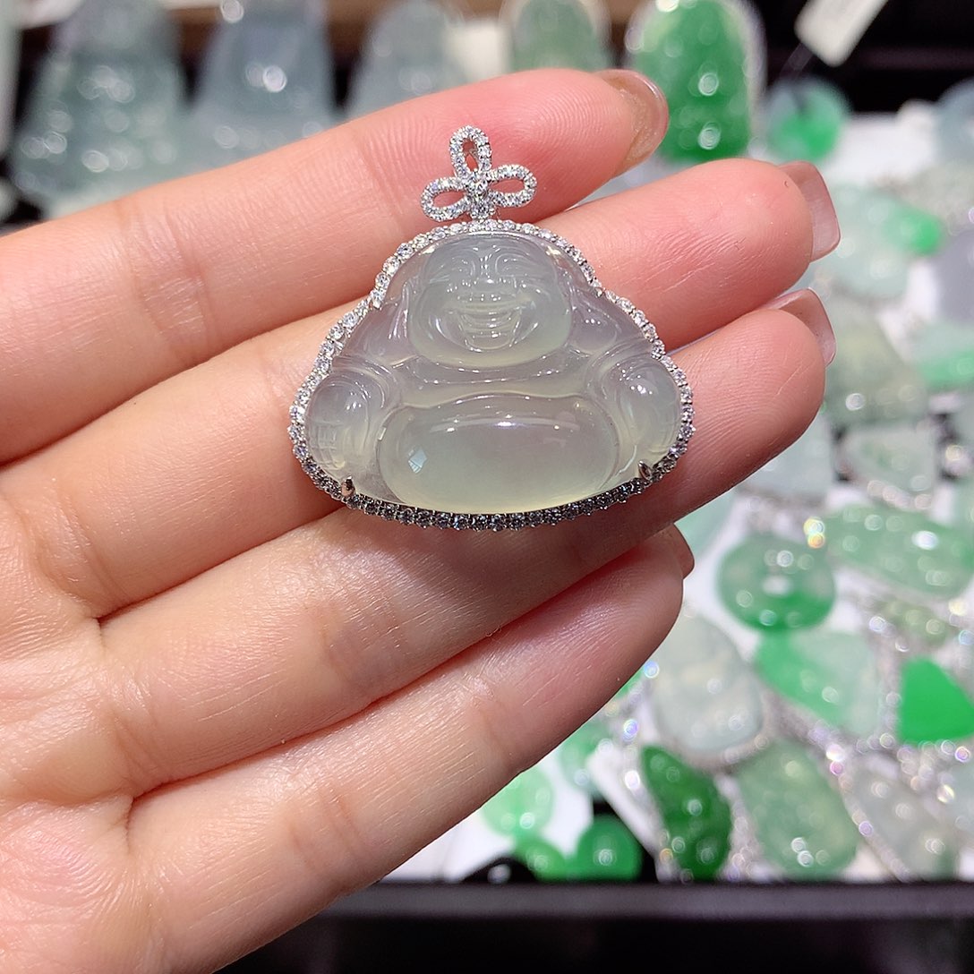 翡翠18K金镶嵌颈饰佛