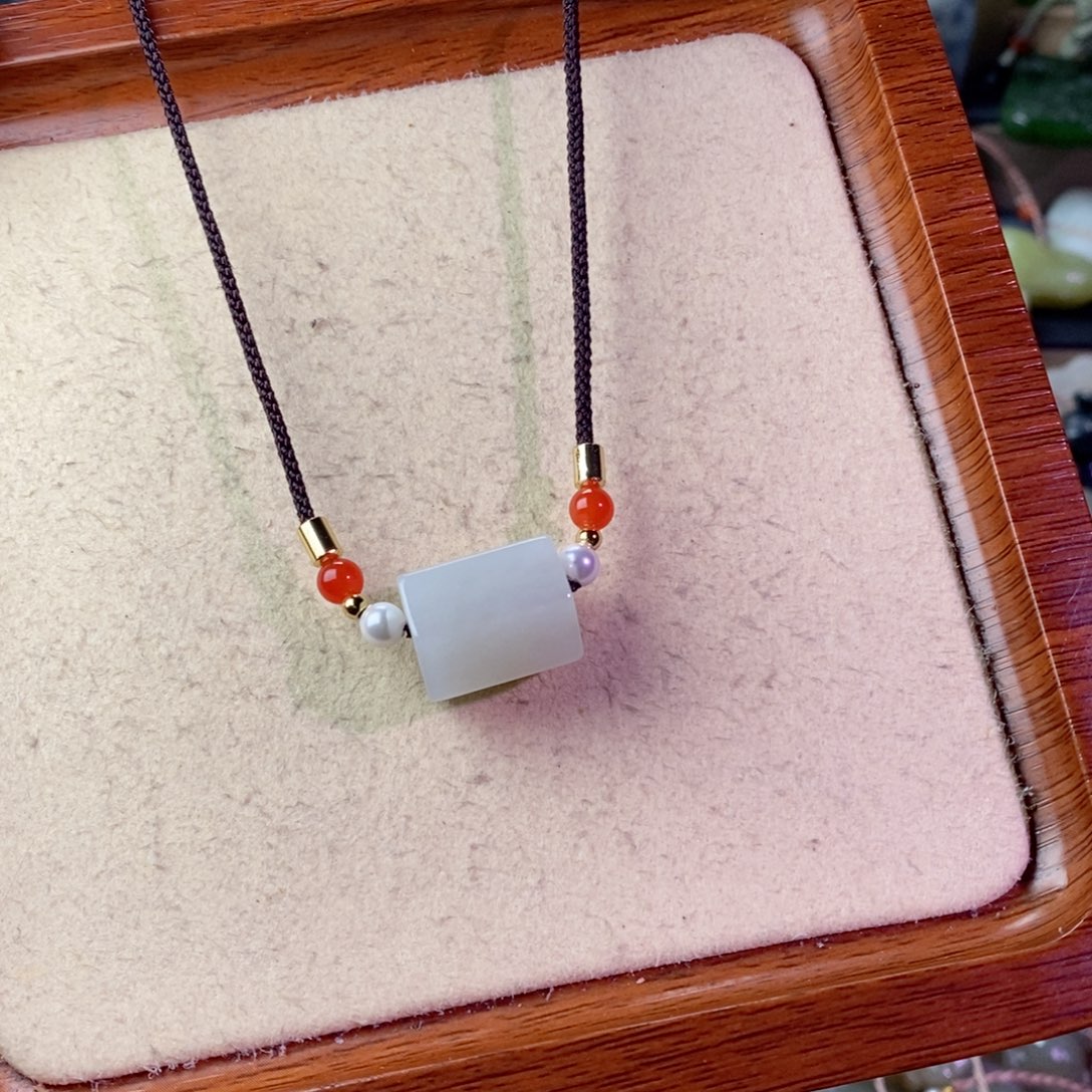 和田玉颈饰未镶嵌