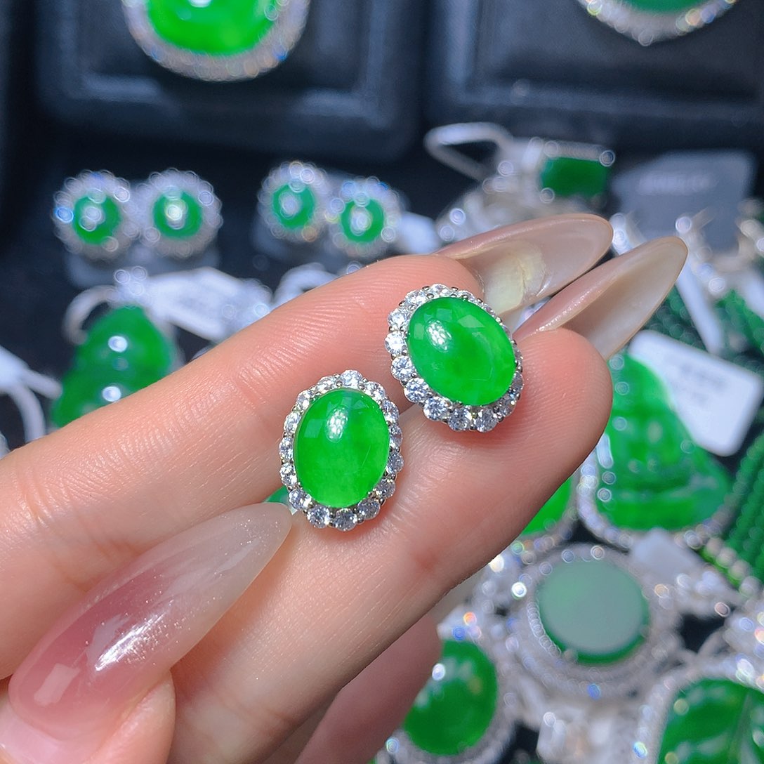 翡翠颈饰银S925镶嵌翡翠