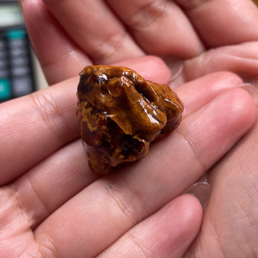 翰***技定制琥珀未镶嵌天然蜜蜡原石