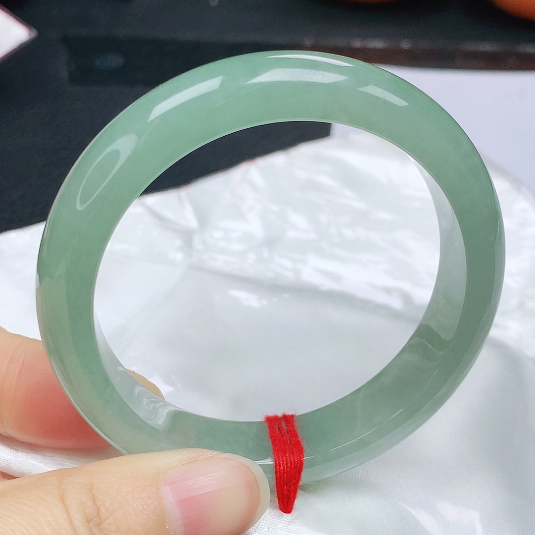 翡翠手镯未镶嵌正5554