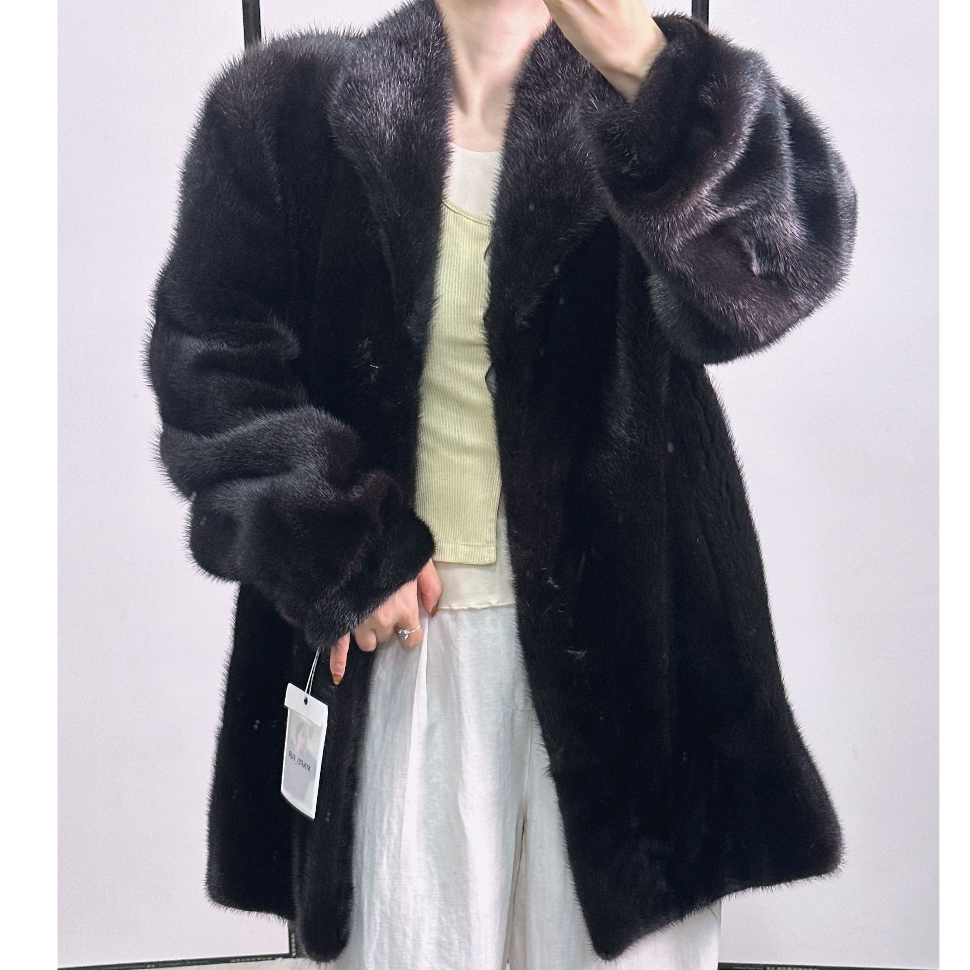 B141，L，黑色逆毛可立可翻领收口袖水貂外套