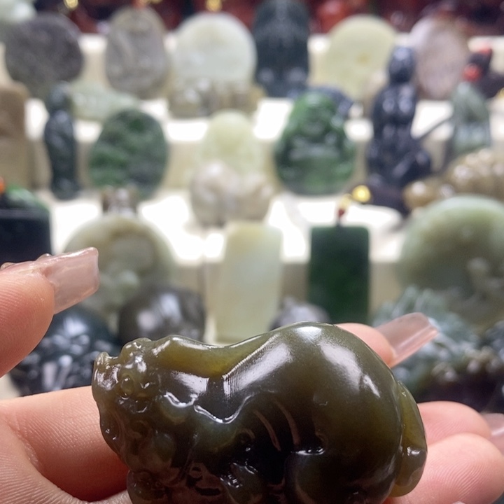 和田玉颈饰未镶嵌