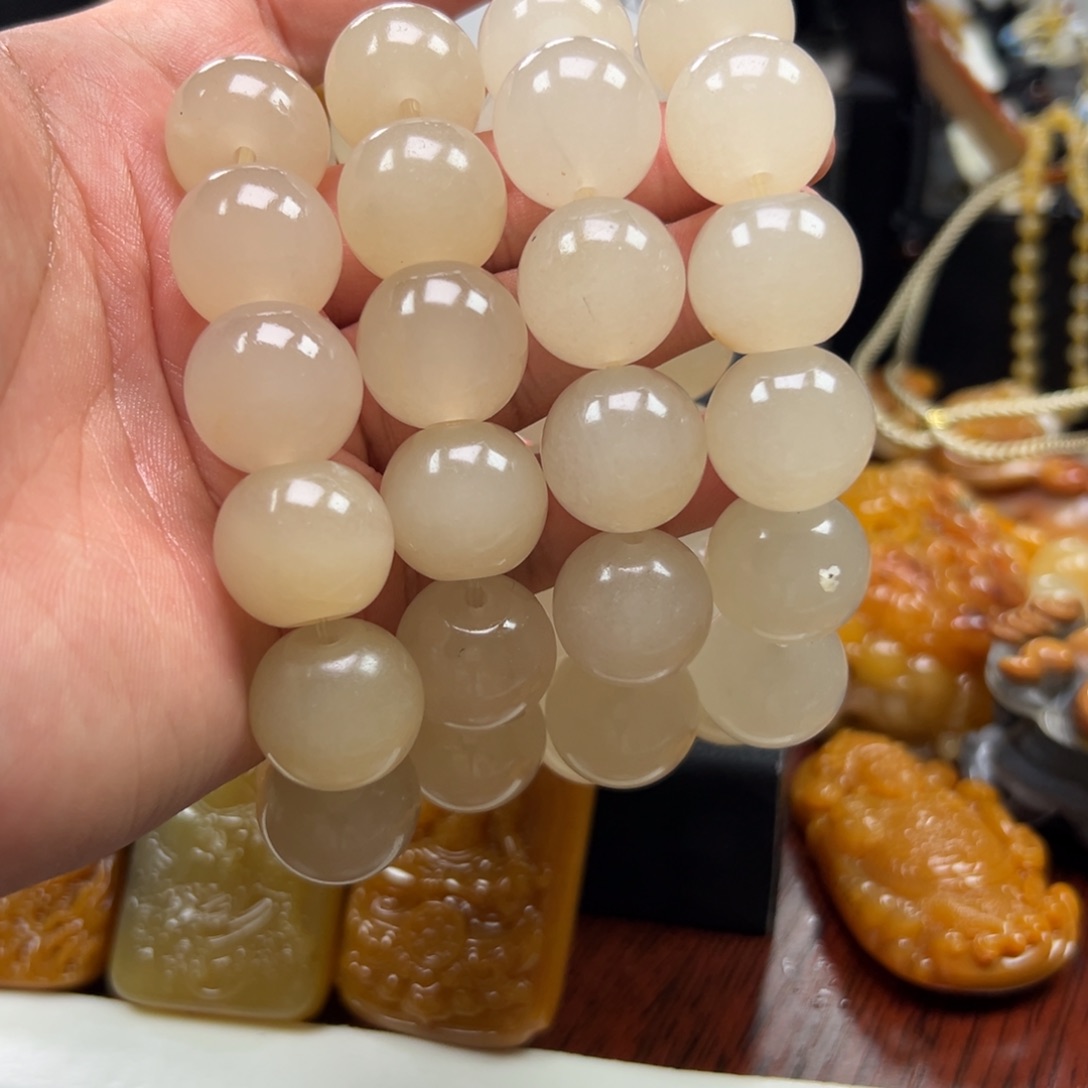 未镶嵌石英质玉（黄龙玉）多样性发货，发其一