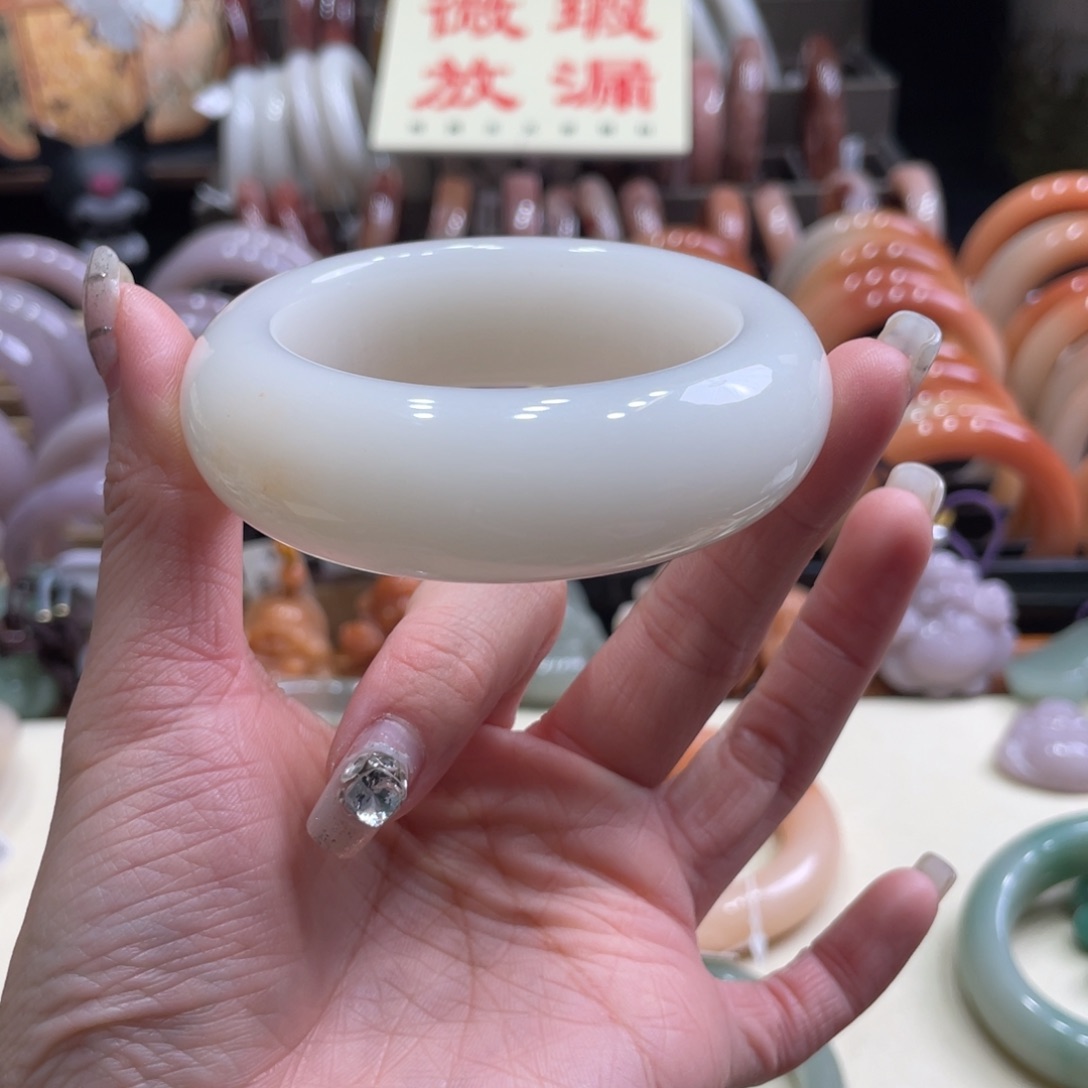 未镶嵌手镯石英质玉开****8